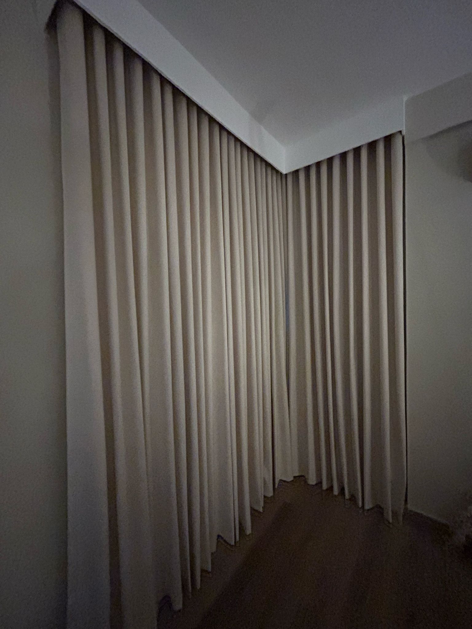 Curtain 1